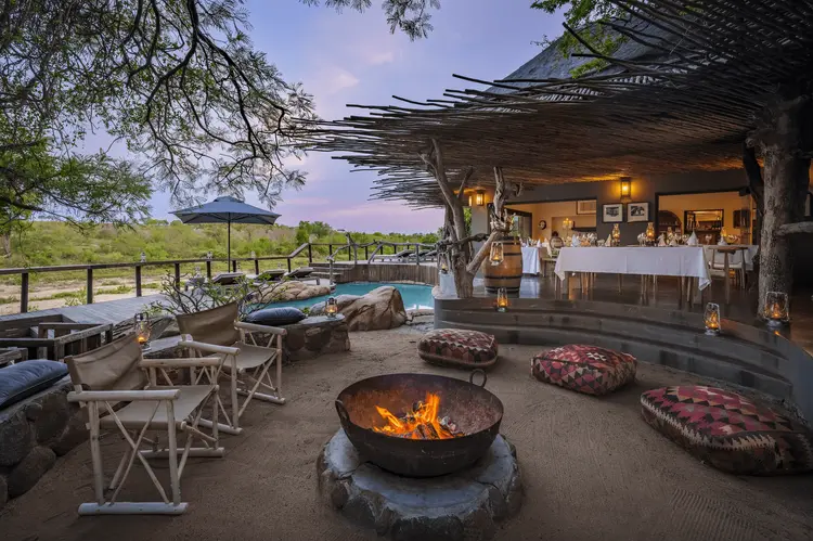 outdoor fire pit at the Main Jock Lodge