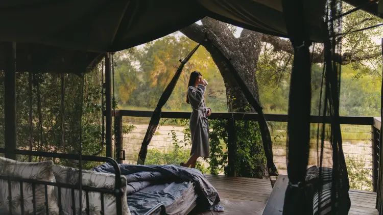 Main Jock Lodge Thatched Suite